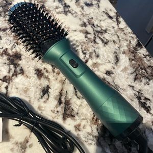 Brand new brushx blow dryer in forest green